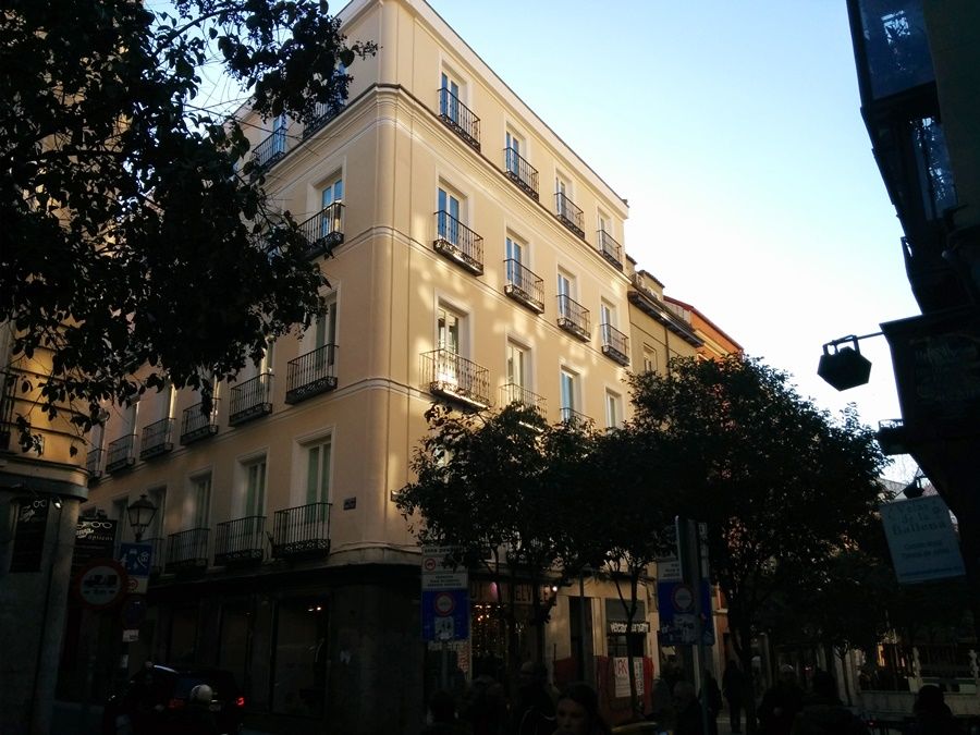 Nuria Hostal Madrid Exterior photo